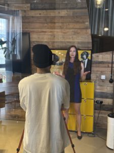 Ankerkopf Gründerin Sarah Niesel wird gefilmt